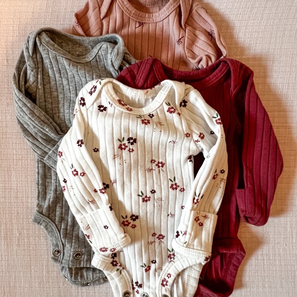 Simple Joys by Carter's Baby-Girls 4-Pack Long-Sleeve Pointelle Bodysuits